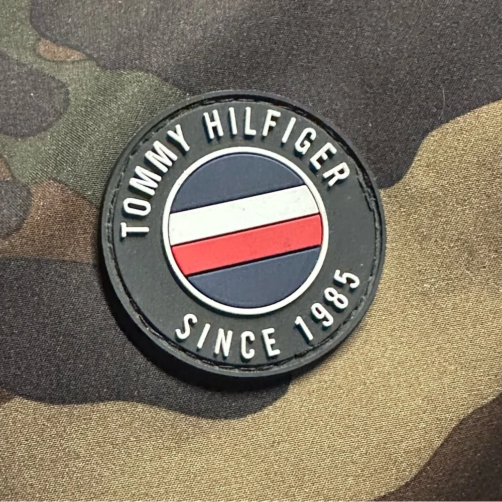 Tommy Hilfiger Men’s Sherpa Lined Softshell Hooded Camo Jacket Size M Medium